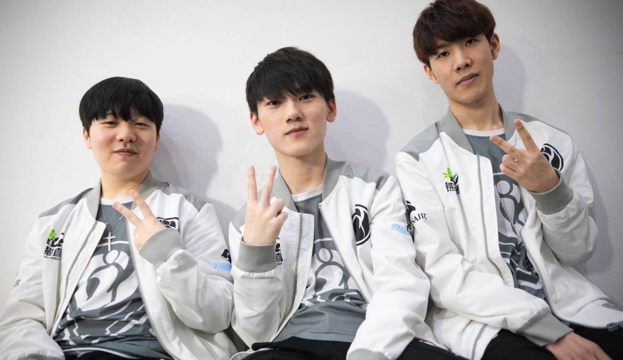 再回首也是 再回首也是