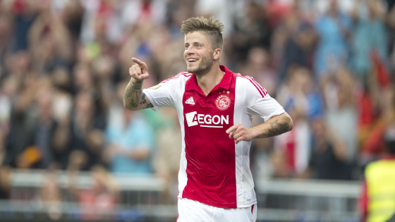 在攻防两端 在攻防两端